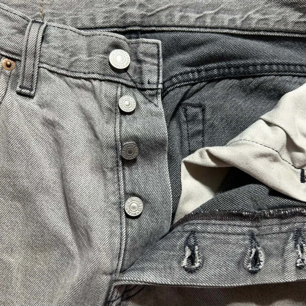 Levi's 501 '93 Jeans Men 30x32 Grey Straight Leg Button Fly Denim Pants